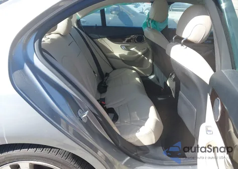 2015 Mercedes-Benz C 300 из США, поврежденный, VIN 55SWF4JB8FU083573